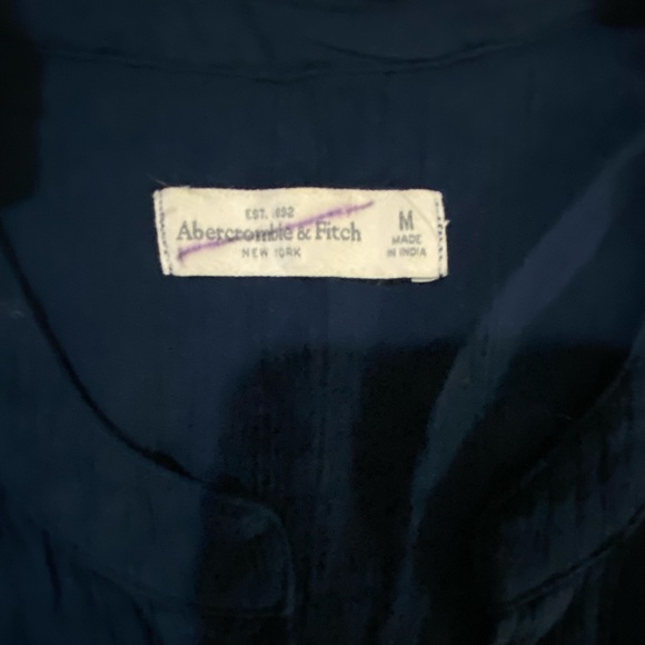 Abercrombie & Fitch Women's Size Medium Sleeveless Blouse Navy Blue Button Up - Picture 3 of 7